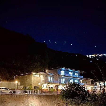 Sl Manor Hill Resort ムスーリー エクステリア 写真
