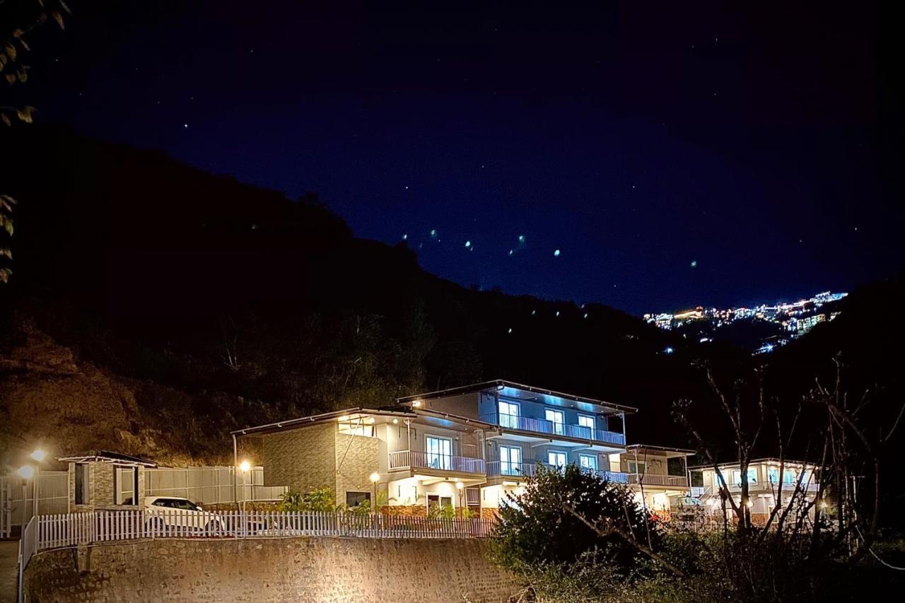 Sl Manor Hill Resort ムスーリー エクステリア 写真