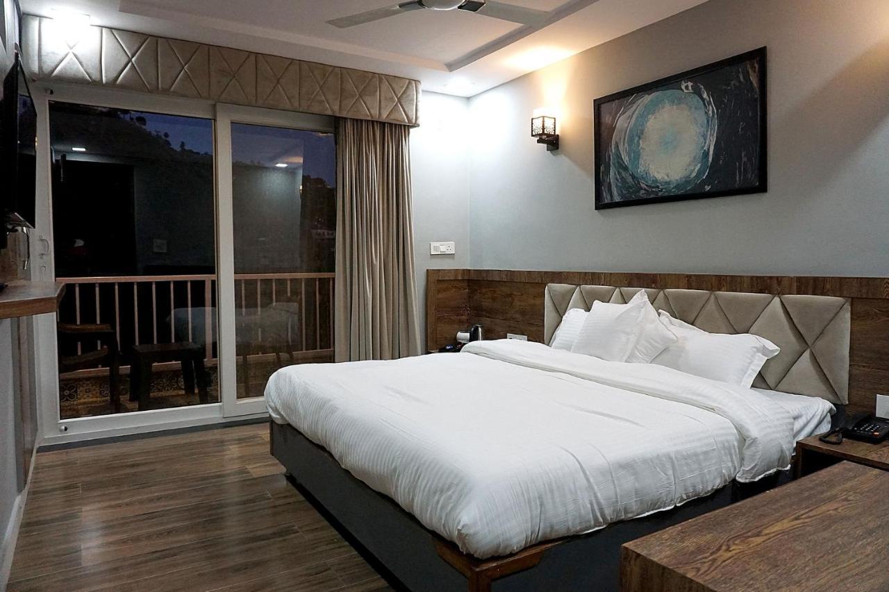Sl Manor Hill Resort ムスーリー エクステリア 写真
