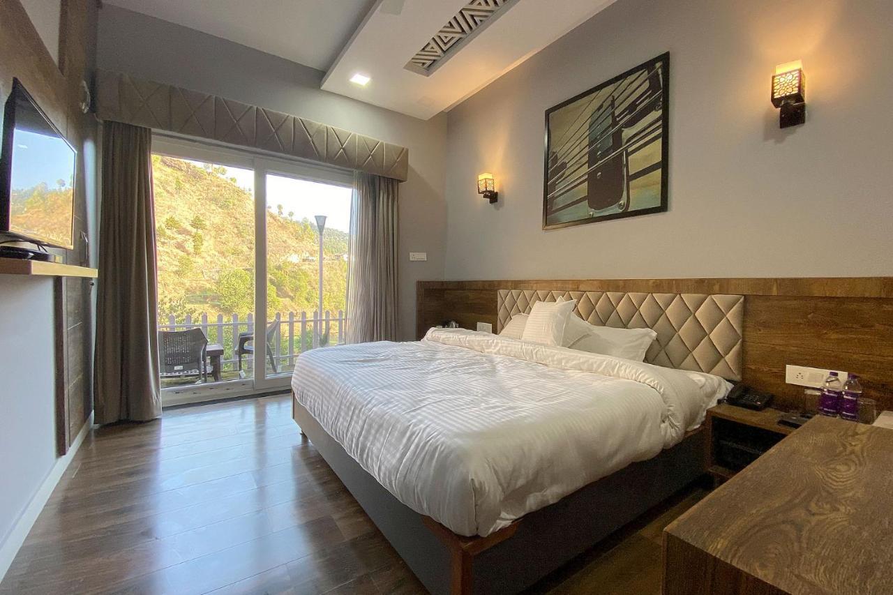 Sl Manor Hill Resort ムスーリー エクステリア 写真
