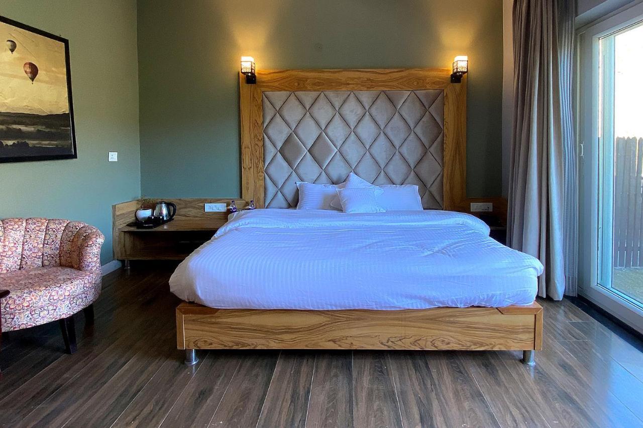 Sl Manor Hill Resort ムスーリー エクステリア 写真
